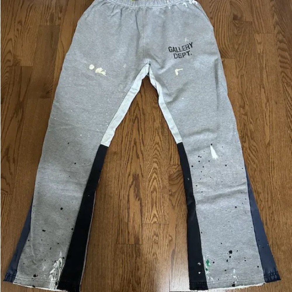 Gallery dept flared sweats Deadstock size Large